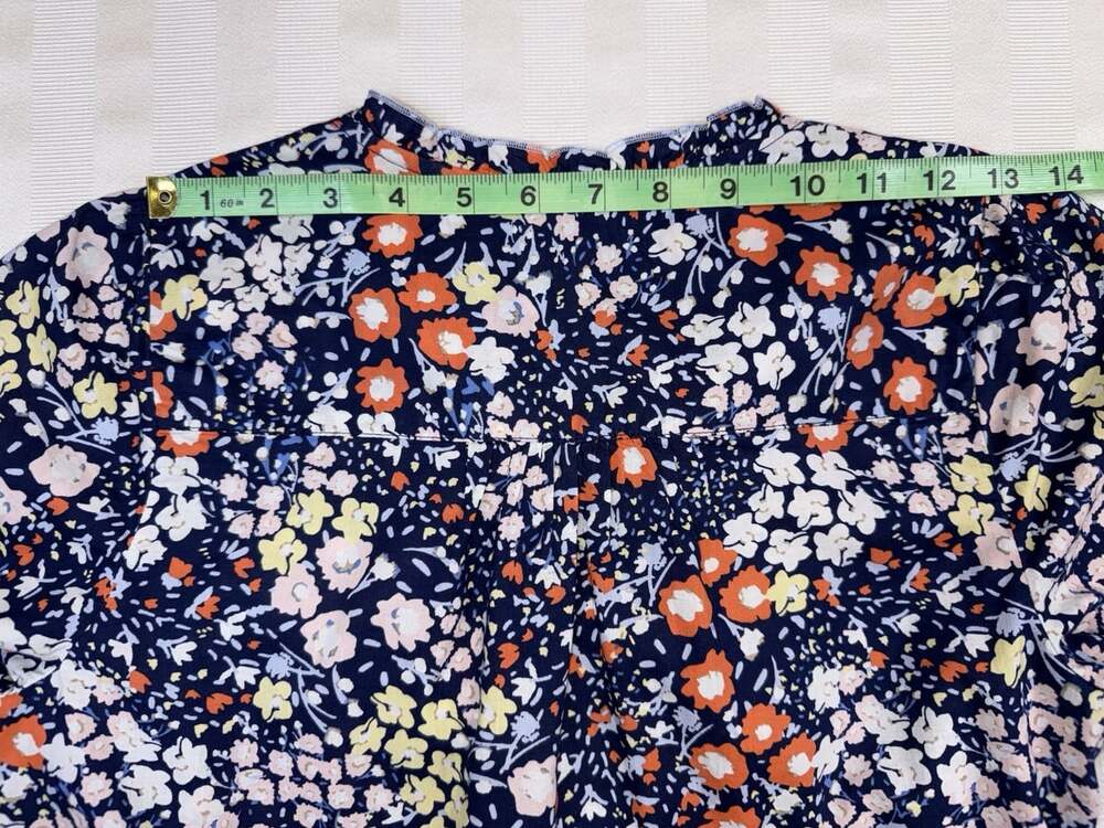 Talbots Petites Ruffle Trim Top Size SP Navy Floral Print Smocked Half Sleeves - Picture 9 of 11